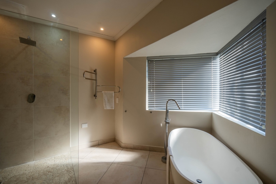 6 Bedroom Property for Sale in West Bank Eastern Cape